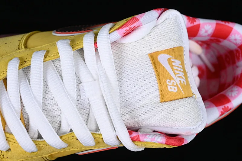 All Categories Nk SB Dunk Series Nk SB Dunk Low Low-top sneakers OG version Concepts x SB Dunk Low "Yellow Lobster" Yellow Lobster SB low-top sports and leisure sneakers 313170-137566